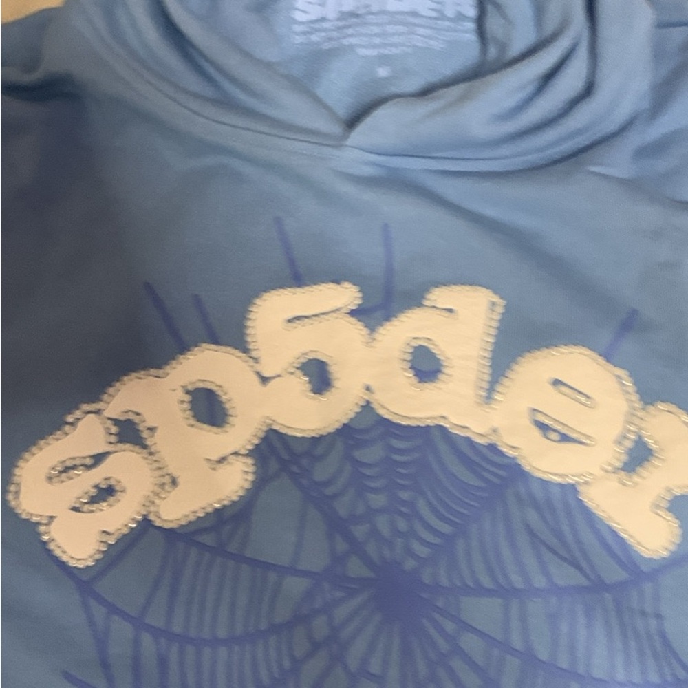 Real spider hoodie doesent fit anymore